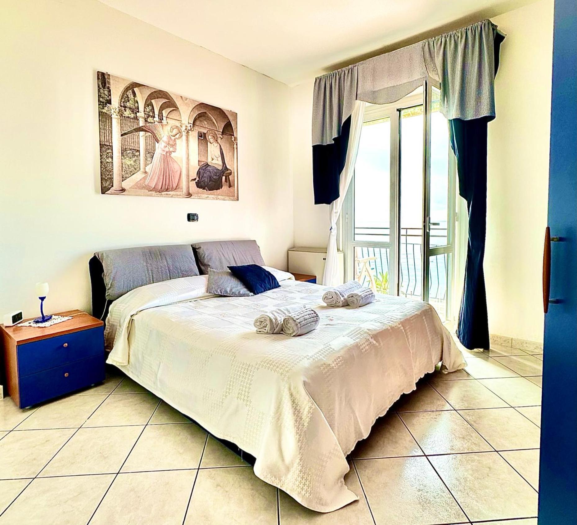 Hostdomus - Pietra Blu Apartment Pietra Ligure Exterior photo